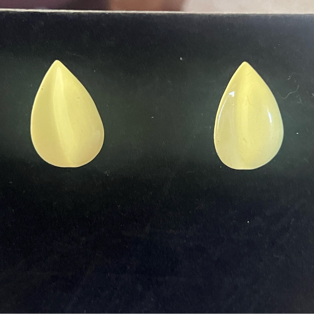 Vintage Yellow Teardrop Earrings